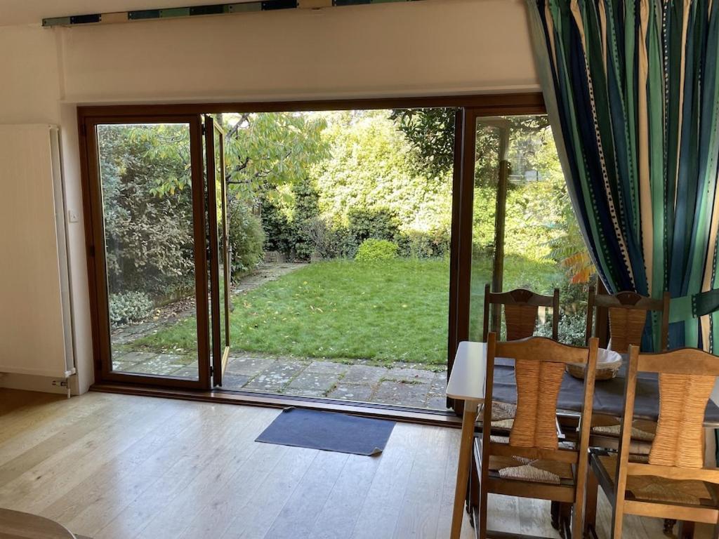Beautiful 5-bedroom Townhouse Appartamento *