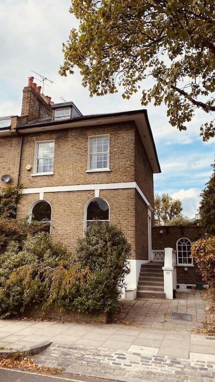 Beautiful 5-bedroom Townhouse * Londra