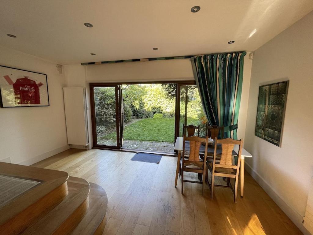 Beautiful 5-bedroom Townhouse * Londra