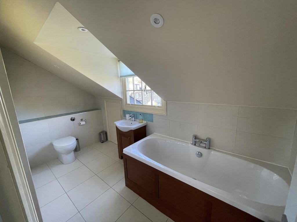 Appartamento Beautiful 5-bedroom Townhouse
